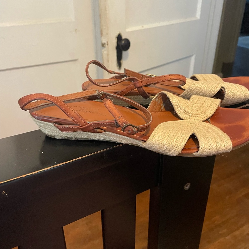 American Eagle Sandals